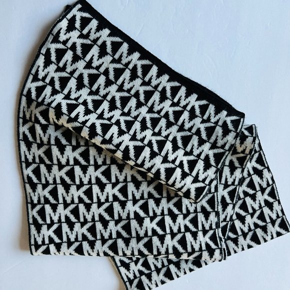 MICHAEL MICHAEL KORS Women's Monogramed Scarf NWOT - Picture 2 of 4